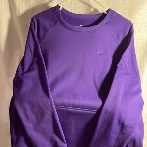 Nike therma fit sweatshirt